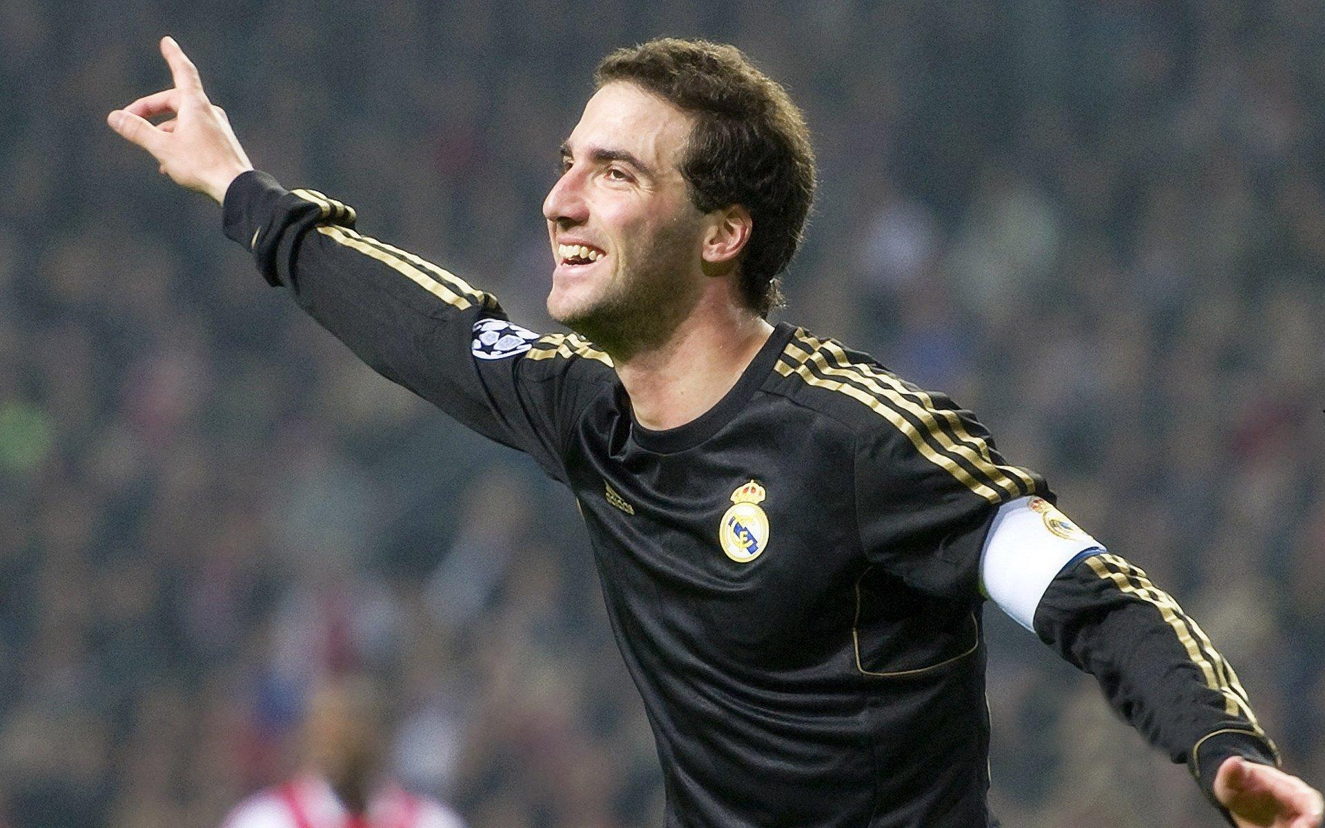 费德勒退役一周年，回顾传奇生涯与不朽遗产