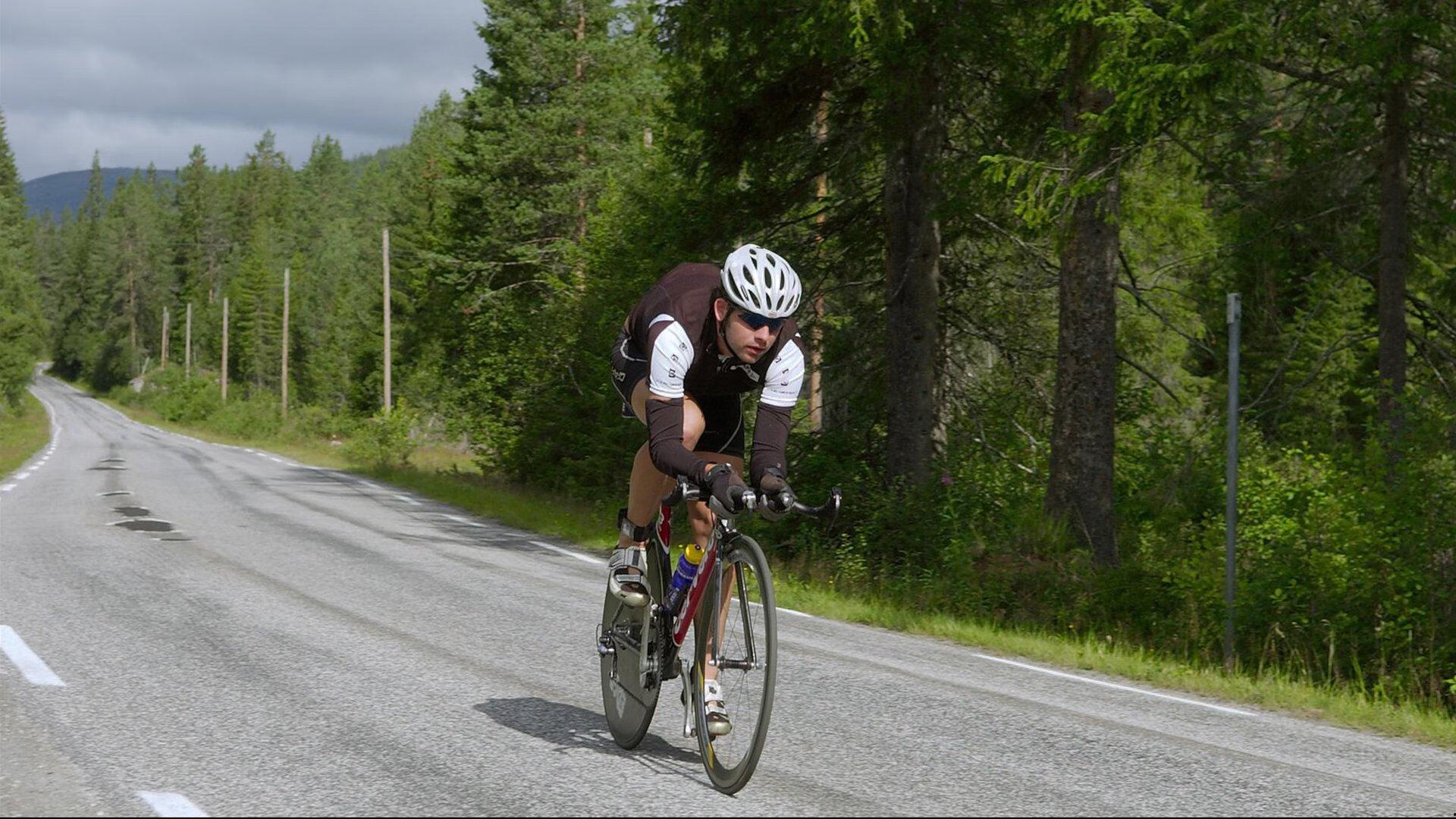 阿尔卡拉斯横扫对手晋级美网八强 新生代王者展现统治力