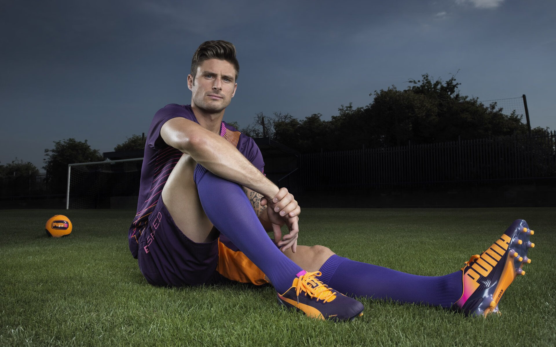 天才新星上演帽子戏法,助球队豪取三连胜